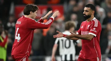 بديل محمد صلاح.. جو كول يرشح نجماً إنجليزياً للانضمام إلى ليفربول مطلع 2026